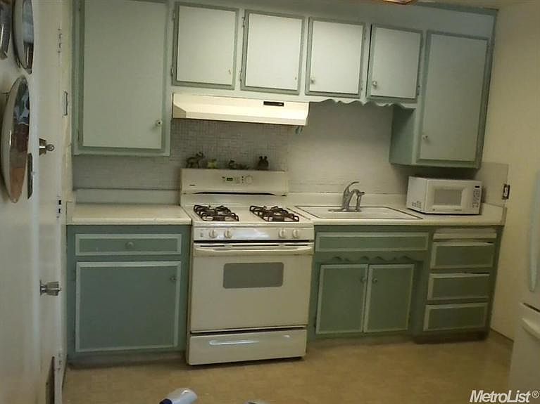 2nd image of 8679 Fairmont Way