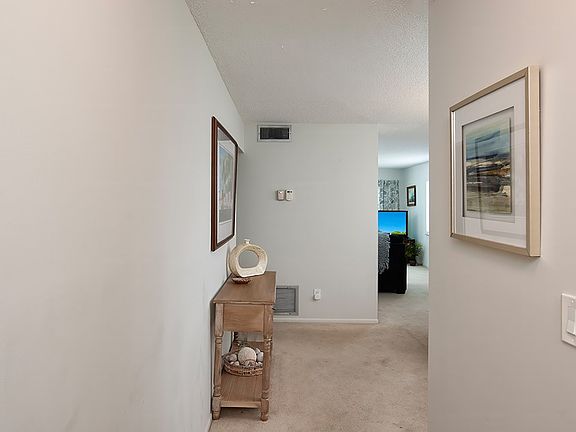 4th image of 78 Royal Oak Dr APT 201
