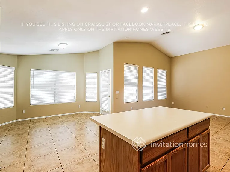 9129 W Mackenzie Dr — Photo 10
