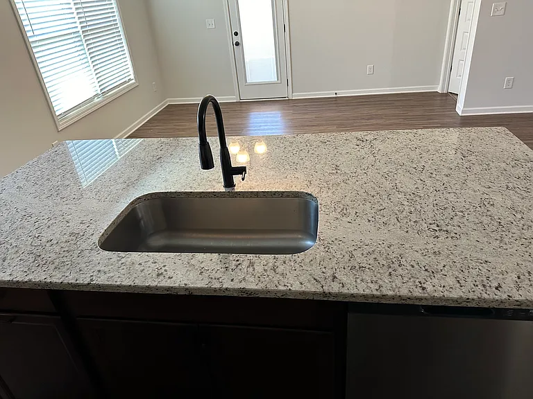 212 Hydra Cir — Photo 6