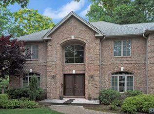 38 Halsey Ln, Closter, NJ 07624