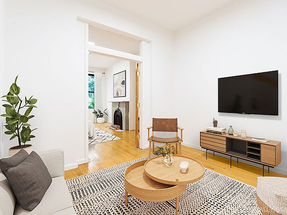 4th image of 215 E 5th St APT 3
