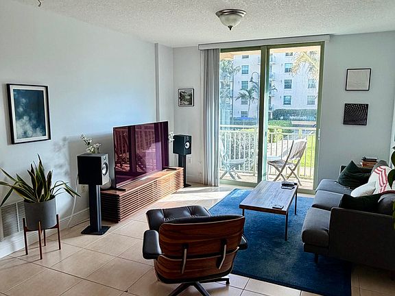 4th image of 610 Clematis Street #305