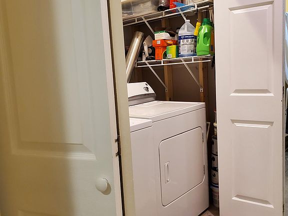 4th image of 28 Tiffany Dr