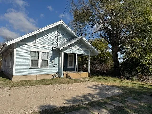 604 N Neal St — Photo 1