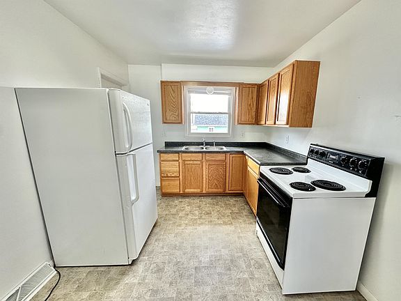 2nd image of 1319 W Court St