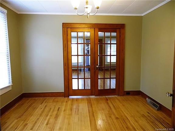 4th image of 130 E Gold St