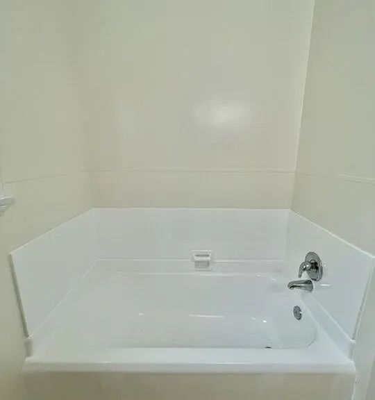 1600 N Martel Ave #B — Photo 31