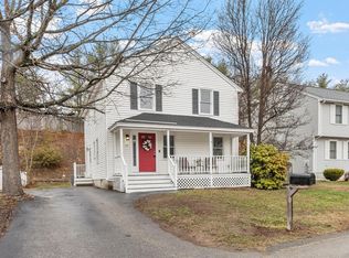29 Lamplighter Ln, Chelmsford, MA 01824