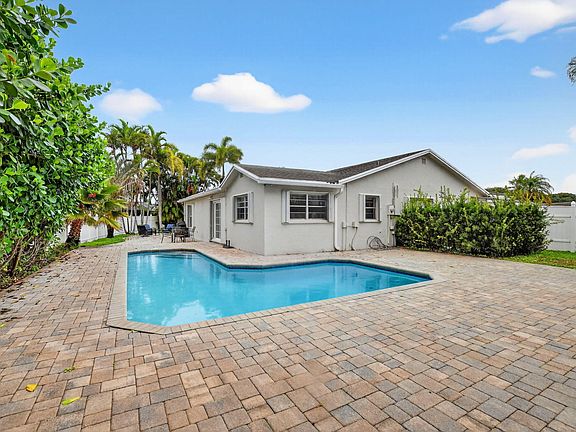 3rd image of 23153 SW 60th Way