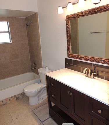 3rd image of 1723 S Washington Ave APT B