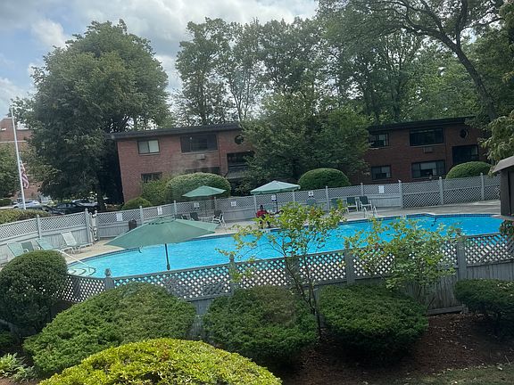 2nd image of 1325 Worcester Rd APT D4