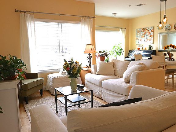 2nd image of 138 Rosebud Ct