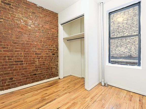 4th image of 31 Bedford St APT 3