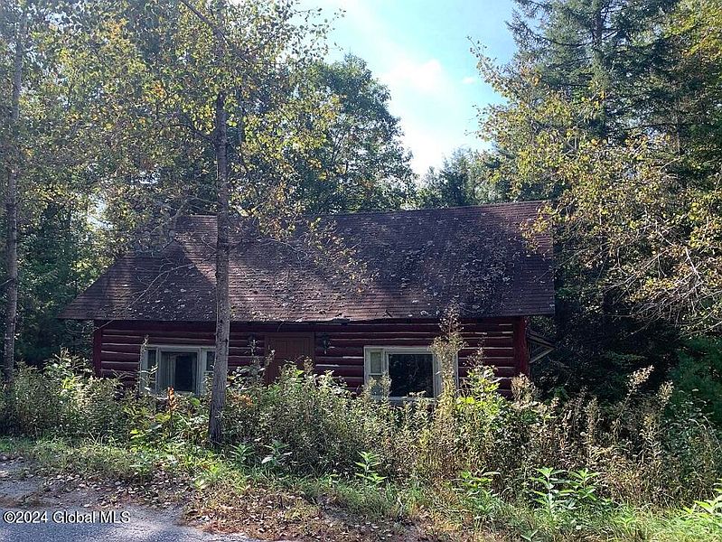 3rd image of 296 Alder Meadow Road