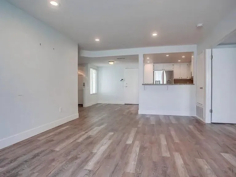 450 Stoney Point Way — Photo 10