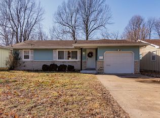 935 S Peach Tree Ave, Springfield, MO 65802