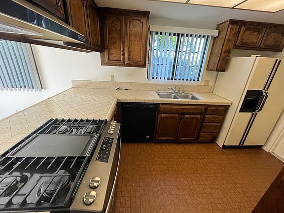 4th image of 4101 Eucalyptus Ln