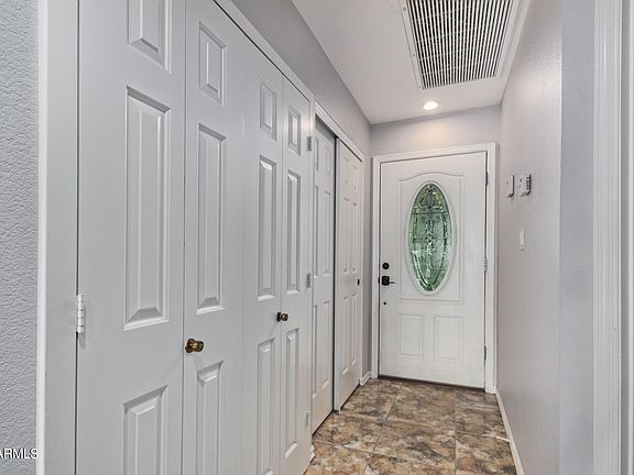 4th image of 5200 S LAKESHORE Drive #223