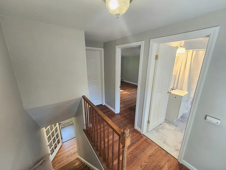 21 Glenmont Dr — Photo 27