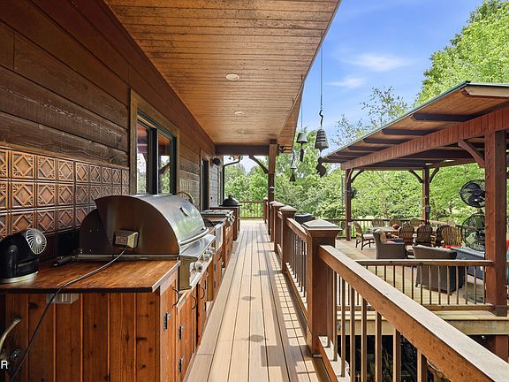 20th image of 1319 Licklog Hollow Rd