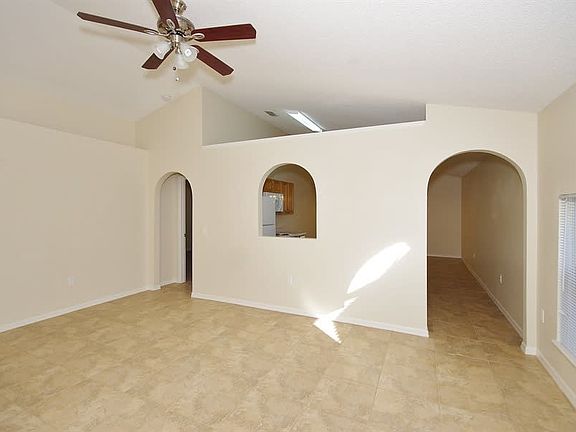 4th image of 12711 Parkbury Dr