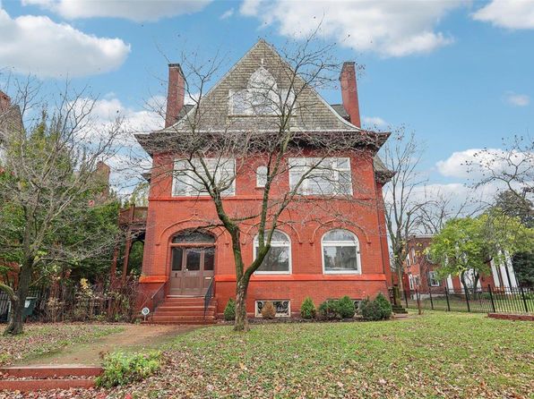 3130 Russell Blvd, Saint Louis, MO 63104