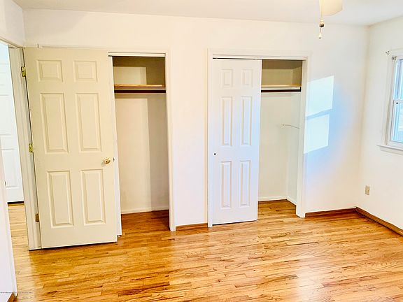 5th image of 1016 Edgebrook Dr E