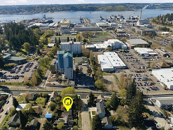 3rd image of 110 Olympic Ave