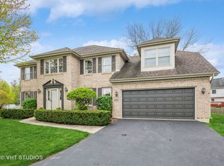 1647 Canyon Run Rd, Naperville, IL 60565