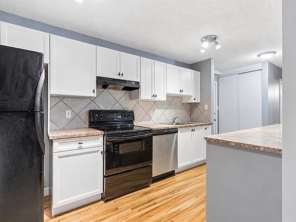 3rd image of 112 S 23rd Ave SW #204
