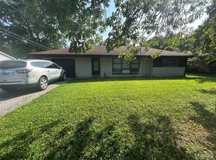 1923 Florence St, Cahokia, IL 62206