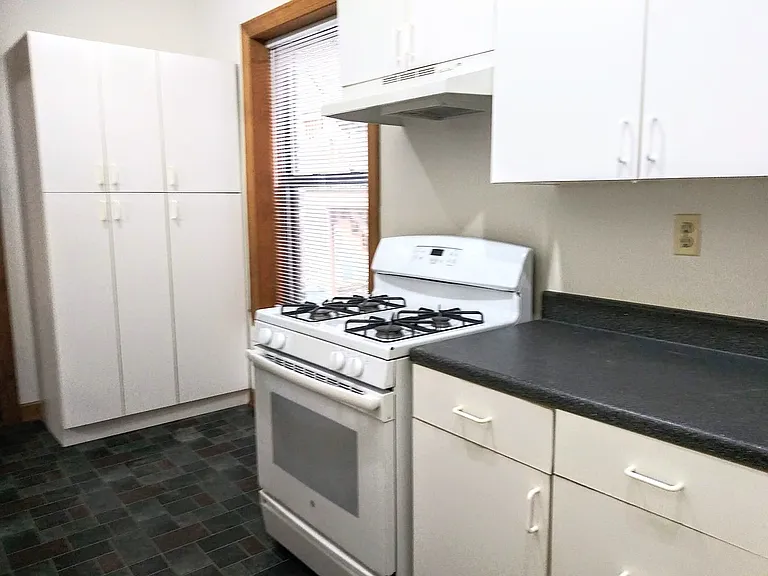 705 W Cornelia Ave #3 — Photo 7