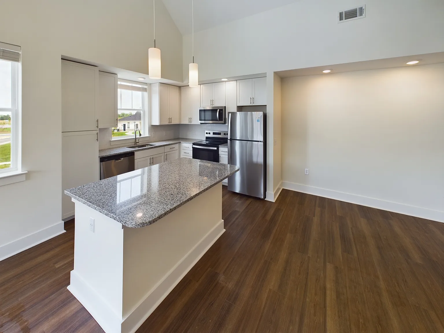 1 bed, 1112 sqft, $2,019 — Photo 3