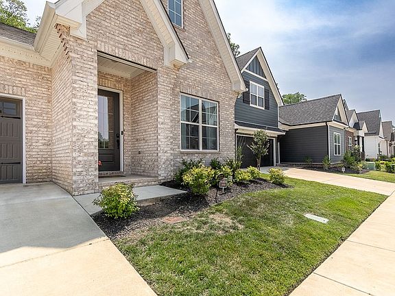 5th image of 3611 Jacaranda Ln