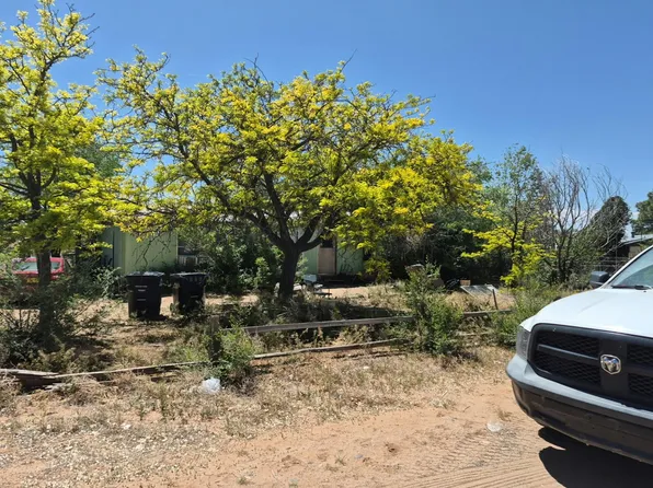 4 Manzano Ln, Los Lunas, NM 87031