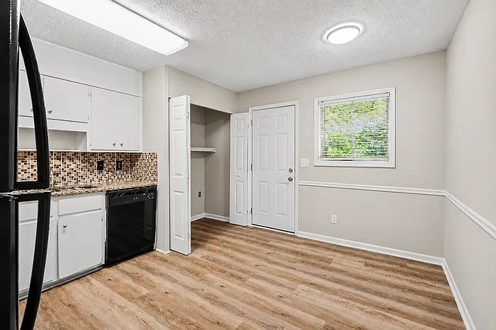 886 Martin Heights Dr NW #B — Photo 8