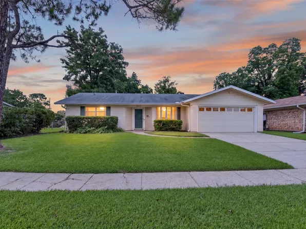 1924 Venus Dr, Bossier City, LA 71112