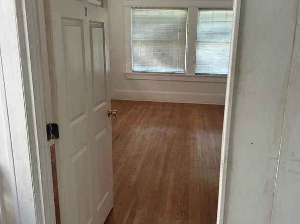 (undisclosed Address), Los Angeles, CA 90006