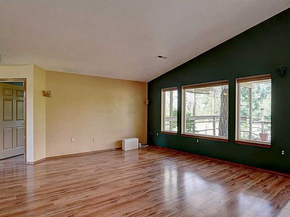 2nd image of 3407 E 47th Ave