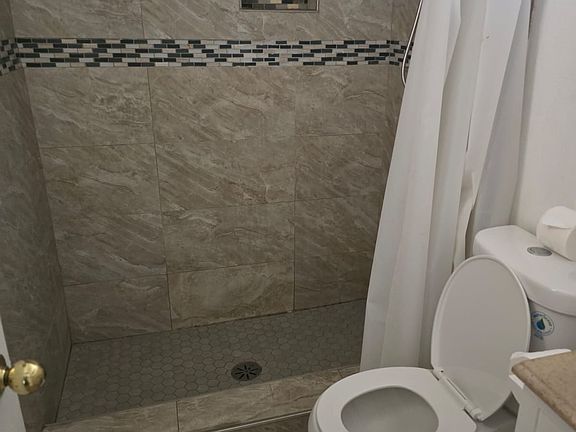 5th image of 2050 W Camino Cir