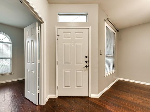 2nd image of 2300 Dogwood Dr