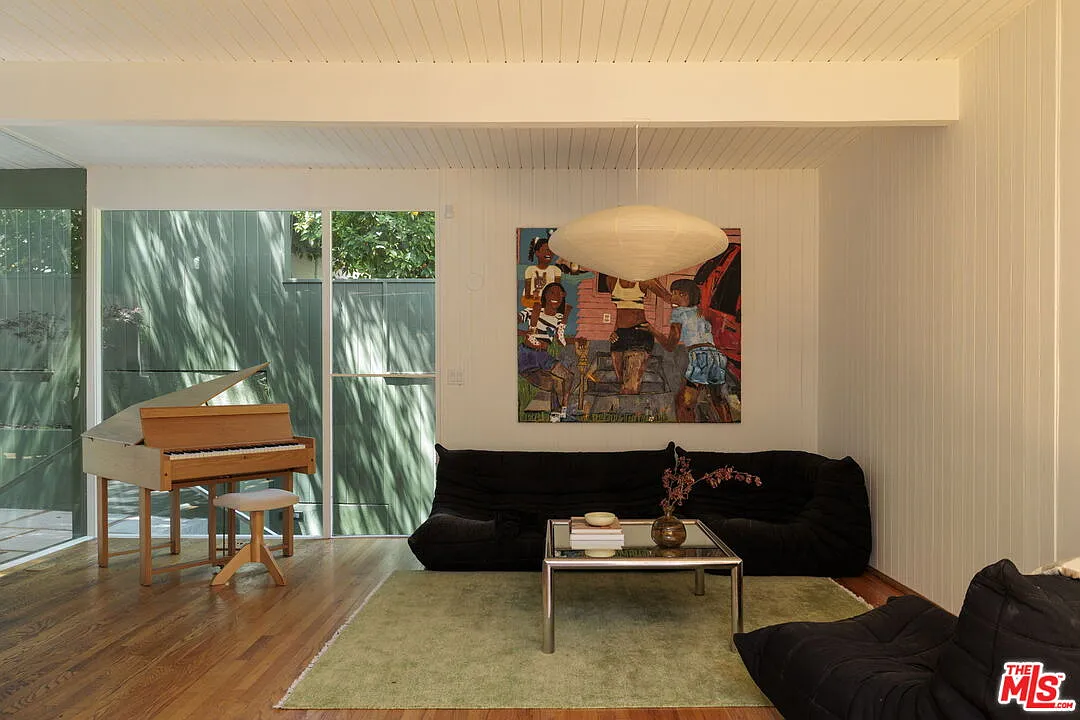 2 bed, 2.0 bath, 802 sqft, $9,000 — Photo 4