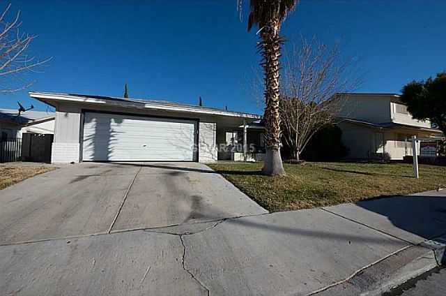 1st image of 209 Hyman Pl