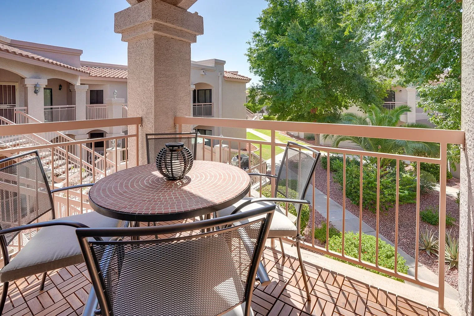 2 bed, 2.0 bath, 1119 sqft, $2,091 — Photo 3