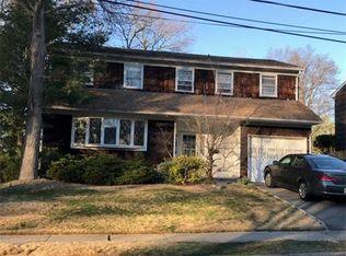 228 Berkley St, Iselin, NJ 08830