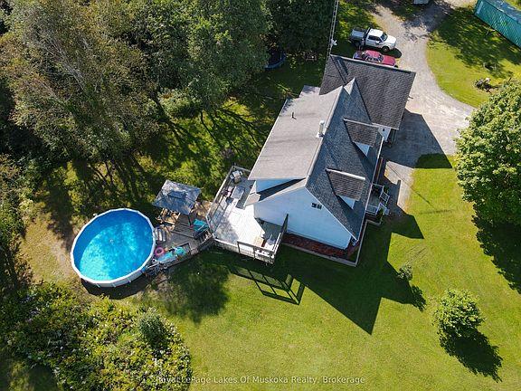 3rd image of 911 Deer Lake Rd