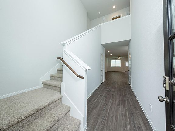 4th image of 15622 Buffalo Meadow Ct