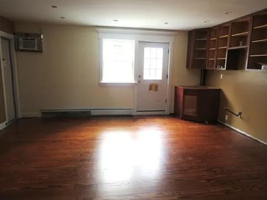 Rented by Capri Jet Realty Corp | media 25