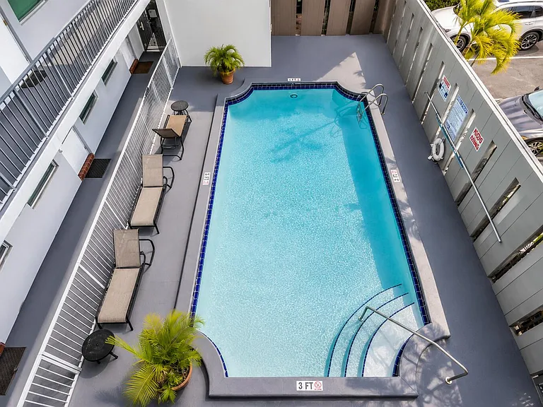 611 NE 14th Ave #201 — Photo 10